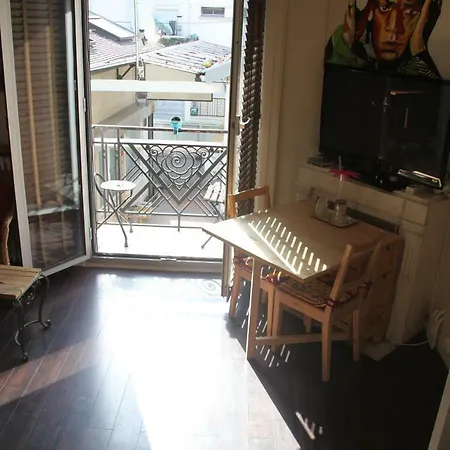 Artist Saint-Ouen (Seine-Saint-Denis)